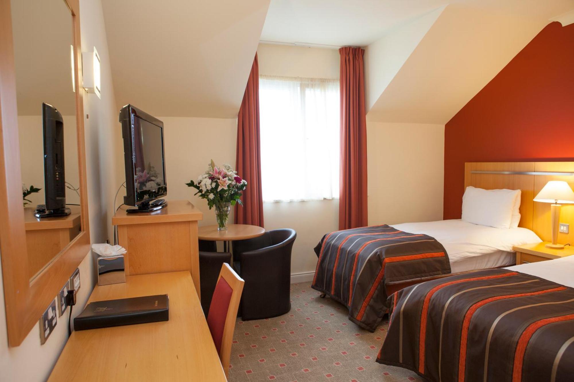 Lahinch Coast Hotel And Suites ภายนอก รูปภาพ